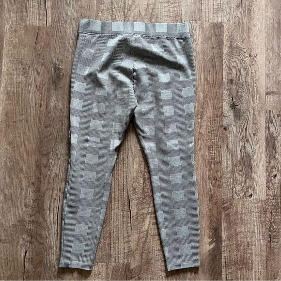 Old Navy Stevie Black and White Patterned Pants Stevie size medium - Picture 5 of 5